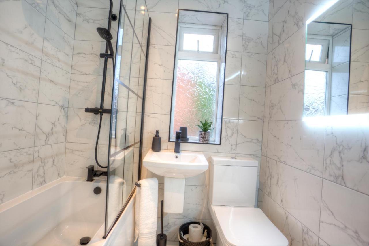 The Belfast Boutique Central Cozy Sleeps7 (Adults Only) מראה חיצוני תמונה